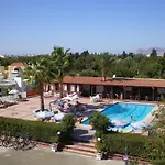 Aparthotel Sandy's & Log-villas 2*