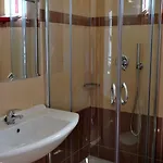 Sandy's & Log-villas Aparthotel 2*