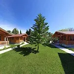 Sandy's & Log-villas Aparthotel
