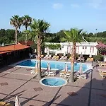 Aparthotel Sandy's & Log-villas