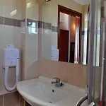Aparthotel Sandy's & Log-villas