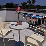 Sandy's & Log-villas