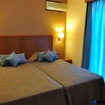 Sandy's & Log-villas 2*