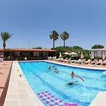 Sandy's & Log-villas 2*