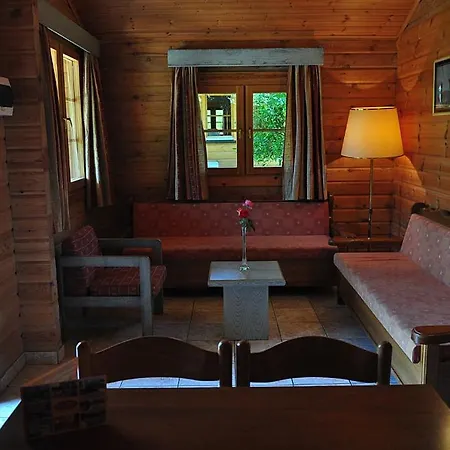 Sandy's & Log-villas 2*