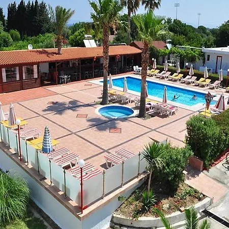 Sandy's & Log-villas Aparthotel