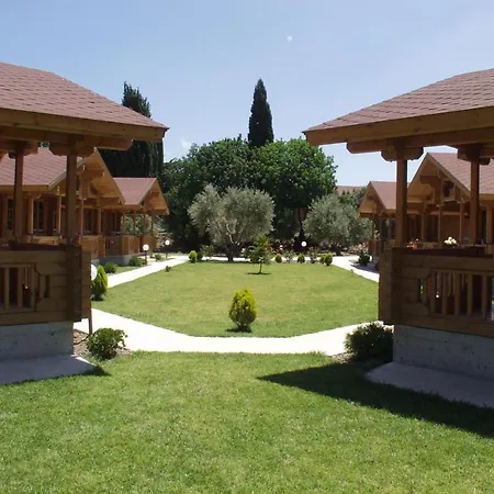 Sandy'S Studios Apartments & Log-Villas