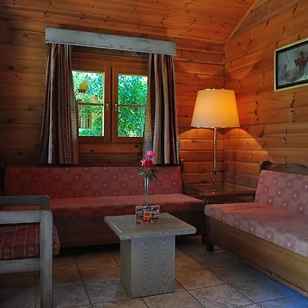 Sandy'S Studios Apartments & Log-Villas Aparthotel 2*