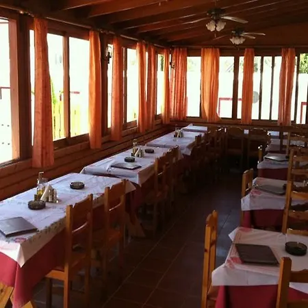 Sandy's & Log-villas Hotel apartamentowy