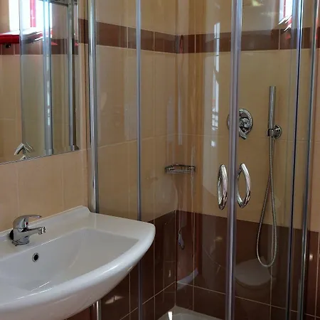 Sandy'S Studios Apartments & Log-Villas Aparthotel 2*