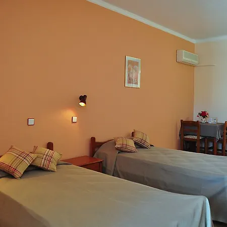 Апарт-отель Sandy'S Studios Apartments & Log-Villas