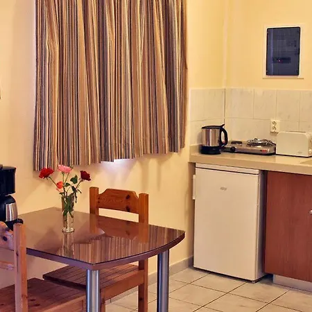 Sandy'S Studios Apartments & Log-Villas 2* Kos Town