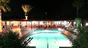 Sandy's & Log-villas