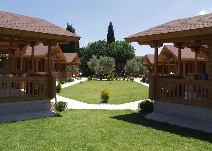Sandy'S Studios Apartments & Log-Villas