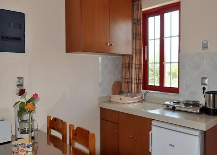 Sandy'S Studios Apartments & Log-Villas Lägenhetshotell 2*