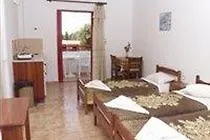 Aparthotel Sandy'S Studios Apartments & Log-Villas