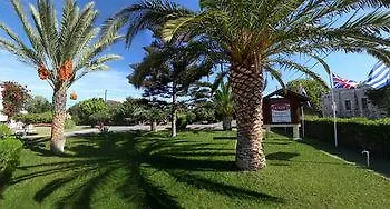 Sandy'S Studios Apartments & Log-Villas