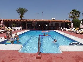 Sandy'S Studios Apartments & Log-Villas Lägenhetshotell