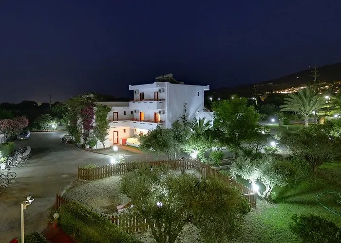 Sandy'S Studios Apartments & Log-Villas