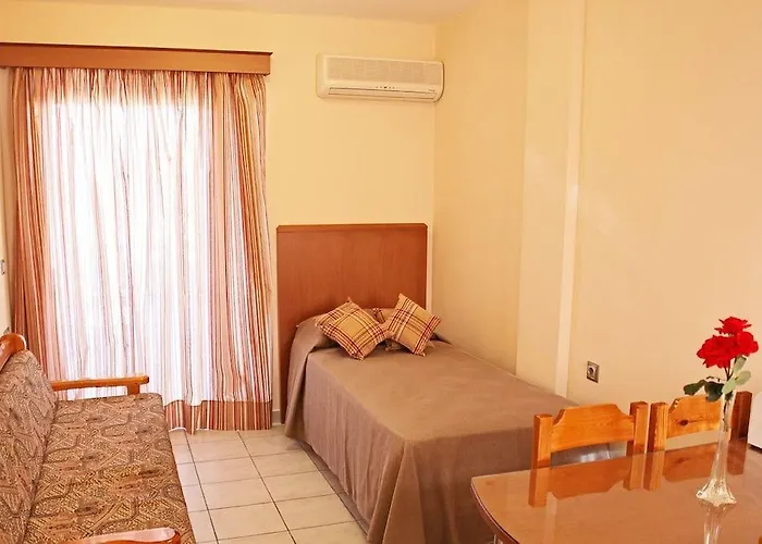 Sandy'S Studios Apartments & Log-Villas